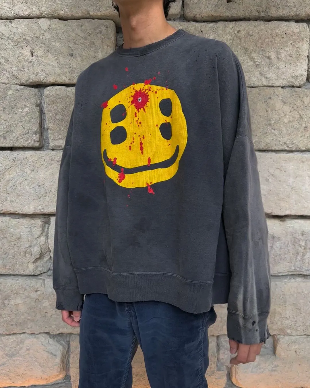 SAINT Mxxxxxx x CACTUS PLANT FLEA MARKET SMILE SWEATER SHIRT CPFM co-branded sweatshirt with smiley face, washed black S-XL, ready-to-wear Assute dyeing, heavy fermentation washing, multi-position spray fading, ultra-complex manual polishing/destruction treatment/special shearing treatment, special striped cuffs/multi-position shearing/pure handmade graffiti and dirty The only correct co-branded main wheat label/wash water label/little angel anti-counterfeiting label in the entire network